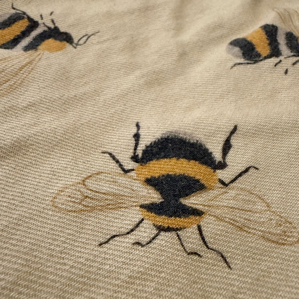 Adorable Bee Print Cami Top - Picture 3 of 3